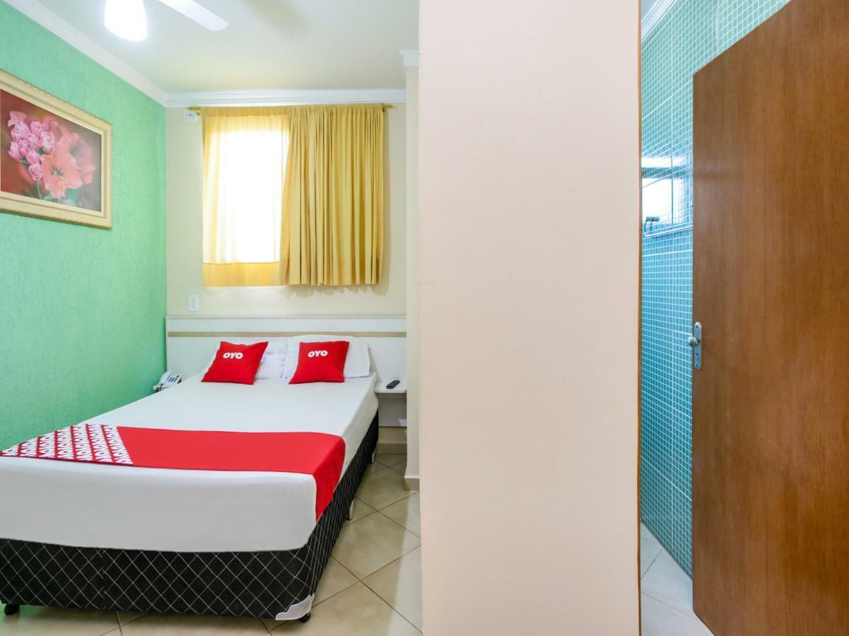 Oyo Hotel Dayse Santana de Parnaíba Extérieur photo