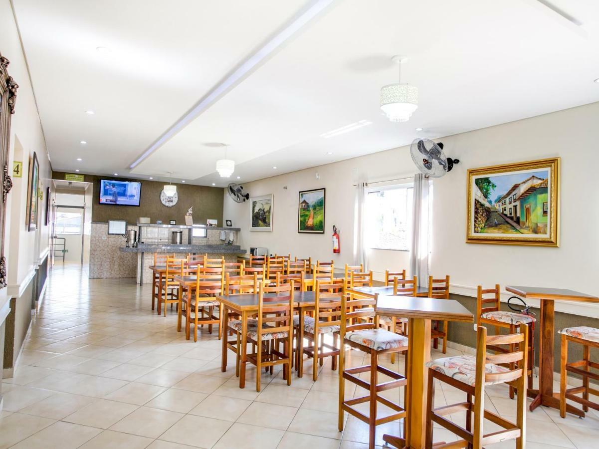 Oyo Hotel Dayse Santana de Parnaíba Extérieur photo